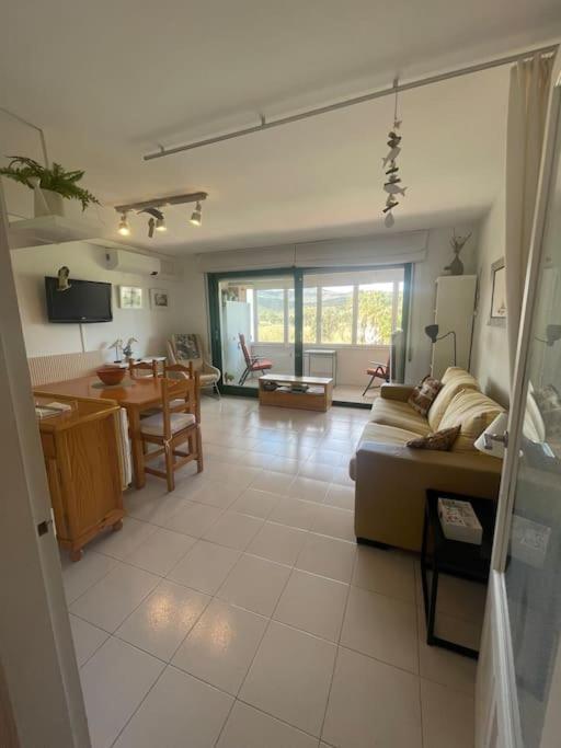 Apartamento Con Piscina En Llança מראה חיצוני תמונה